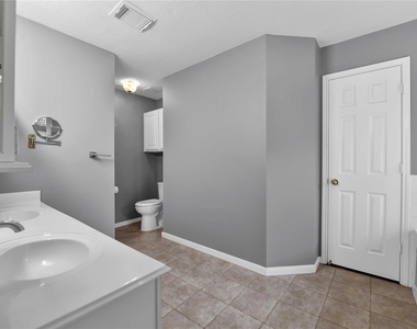 27186 Kings Manor Drive S - Photo Thumbnail 17