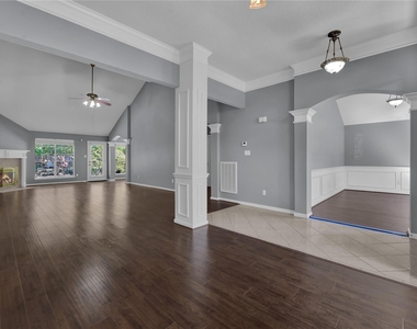 27186 Kings Manor Drive S - Photo Thumbnail 6