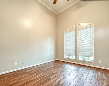 22011 Windmill Bluff Lane - Photo Thumbnail 10