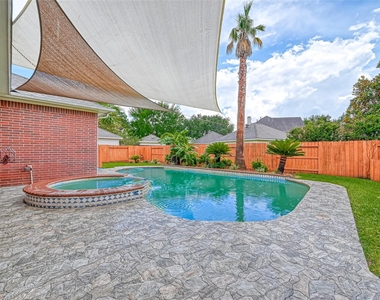 22011 Windmill Bluff Lane - Photo Thumbnail 38