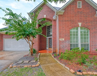 22011 Windmill Bluff Lane - Photo Thumbnail 5