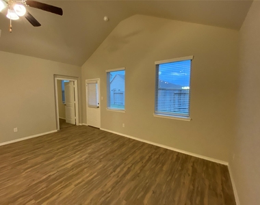 6130 Purple Iris Street - Photo Thumbnail 10