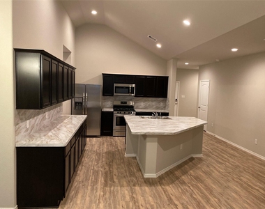 6130 Purple Iris Street - Photo Thumbnail 8