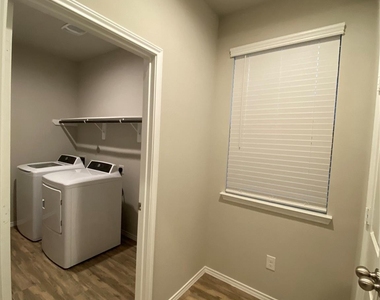 6130 Purple Iris Street - Photo Thumbnail 19