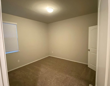 6130 Purple Iris Street - Photo Thumbnail 16