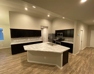 6130 Purple Iris Street - Photo Thumbnail 7