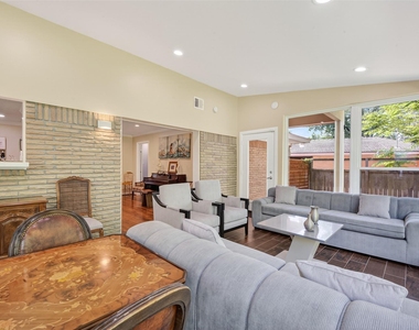 11230 Huggins Drive - Photo Thumbnail 22