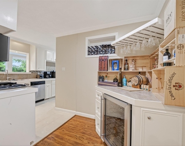11230 Huggins Drive - Photo Thumbnail 14