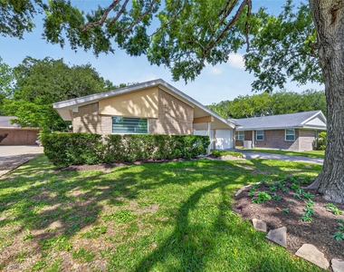 11230 Huggins Drive - Photo Thumbnail 1