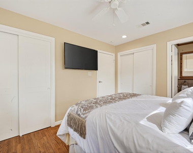 11230 Huggins Drive - Photo Thumbnail 30