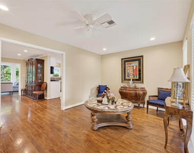 11230 Huggins Drive - Photo Thumbnail 4