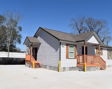 6207 Conley Street - Photo Thumbnail 3
