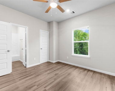 8161 Tate Street - Photo Thumbnail 12