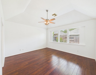 5407 Lake Place Drive - Photo Thumbnail 21