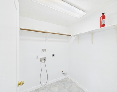 5407 Lake Place Drive - Photo Thumbnail 18