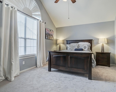 5806 Kansas Street - Photo Thumbnail 7
