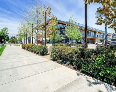 5806 Kansas Street - Photo Thumbnail 20
