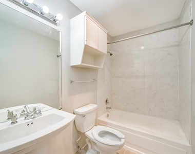10811 Richmond Avenue - Photo Thumbnail 27