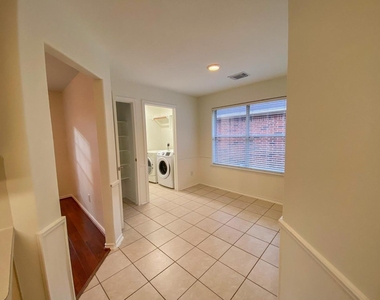 54 N Queenscliff Circle - Photo Thumbnail 8