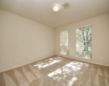 1123 Spinnaker Way - Photo Thumbnail 11