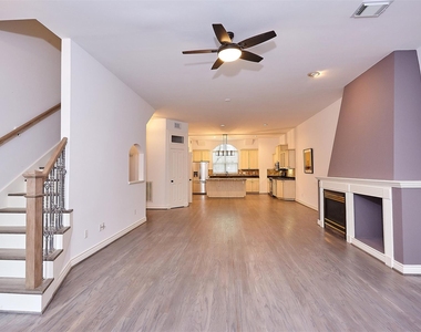 110 E Detering Street - Photo Thumbnail 4