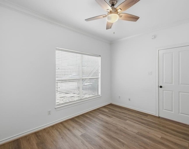 110 E Detering Street - Photo Thumbnail 13