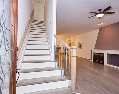 110 E Detering Street - Photo Thumbnail 11