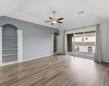 110 E Detering Street - Photo Thumbnail 8