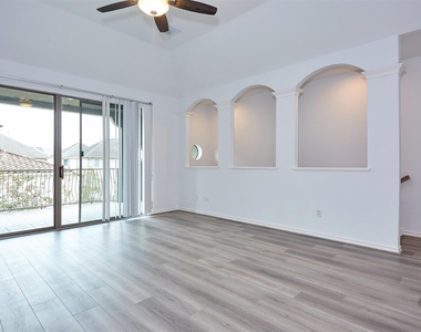 110 E Detering Street - Photo Thumbnail 28
