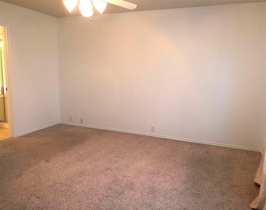 4611 Pin Oak Creek Lane - Photo Thumbnail 20