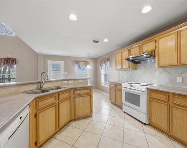 26038 Palmdale Estate Drive - Photo Thumbnail 15