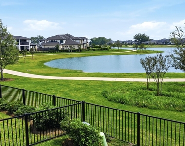 1722 Anchor Breeze Drive - Photo Thumbnail 8