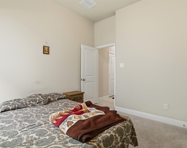 1722 Anchor Breeze Drive - Photo Thumbnail 13
