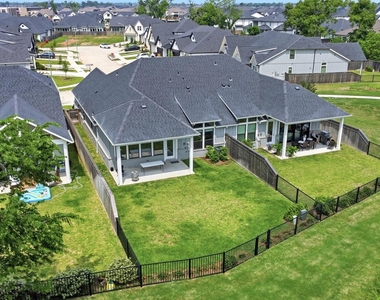 1722 Anchor Breeze Drive - Photo Thumbnail 7