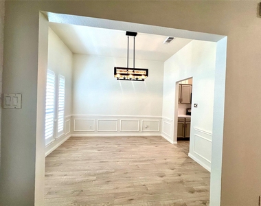 5012 N Nelson Avenue - Photo Thumbnail 5
