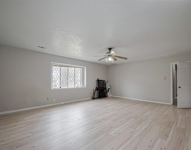 811 Loire Lane - Photo Thumbnail 34
