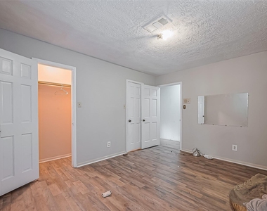811 Loire Lane - Photo Thumbnail 27