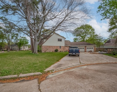811 Loire Lane - Photo Thumbnail 42