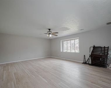 811 Loire Lane - Photo Thumbnail 33