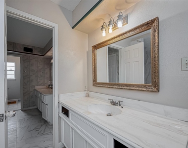 811 Loire Lane - Photo Thumbnail 36