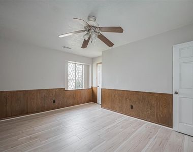 811 Loire Lane - Photo Thumbnail 17