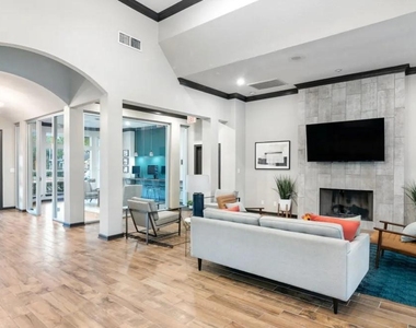 6565 Hollister Street - Photo Thumbnail 6