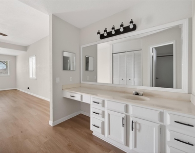 12215 Fetlock Drive - Photo Thumbnail 21