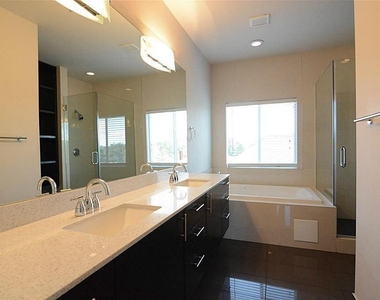 4708 Crawford Street - Photo Thumbnail 15