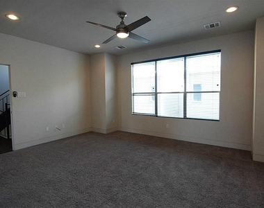 4708 Crawford Street - Photo Thumbnail 13