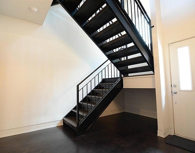 4708 Crawford Street - Photo Thumbnail 11