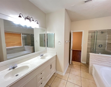 1443 Meadowhigh Lane - Photo Thumbnail 7