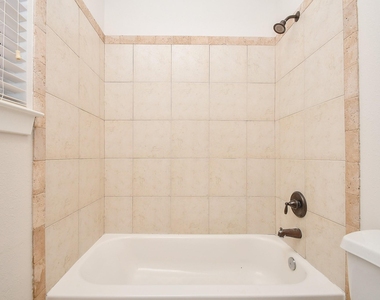 2422 Navigation Boulevard - Photo Thumbnail 25