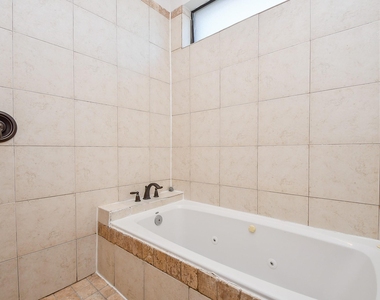 2422 Navigation Boulevard - Photo Thumbnail 20