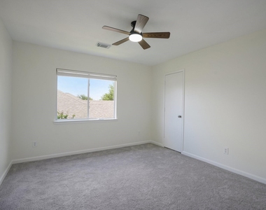 4419 Crossvine Avenue - Photo Thumbnail 25